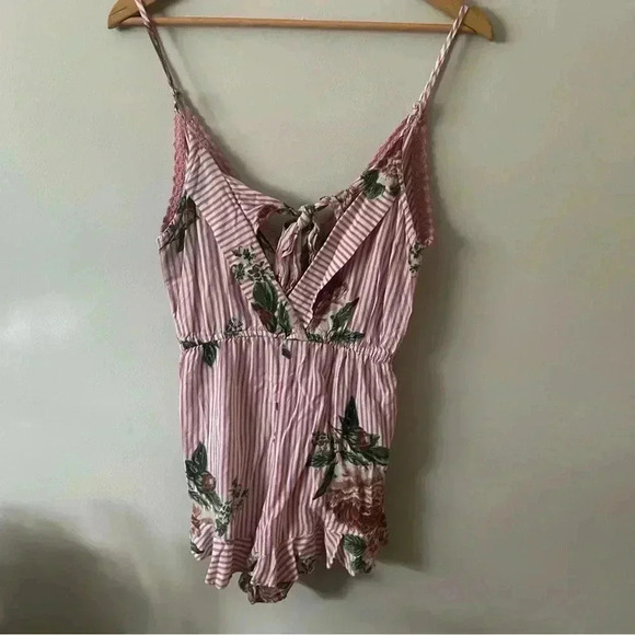 5/$25 🎀 Angie striped romper Boho S - Picture 5 of 5